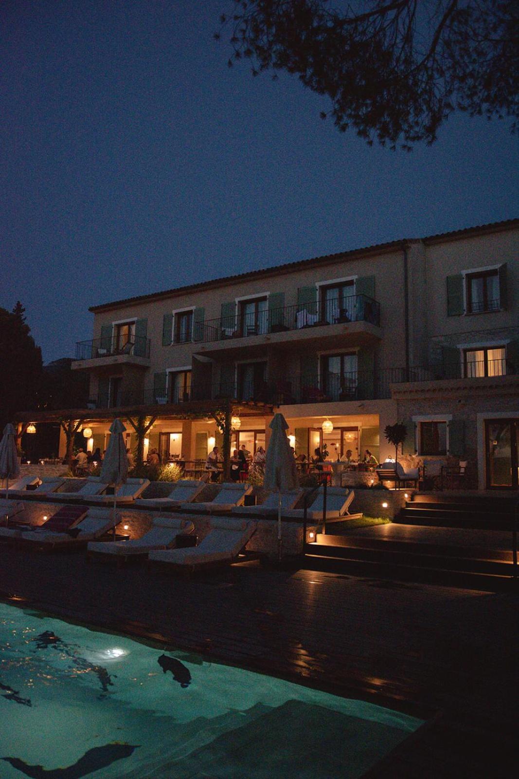 Boutique Hotel Responsable Et Restaurant Basgi Basgi Сен-Флоран Екстер'єр фото