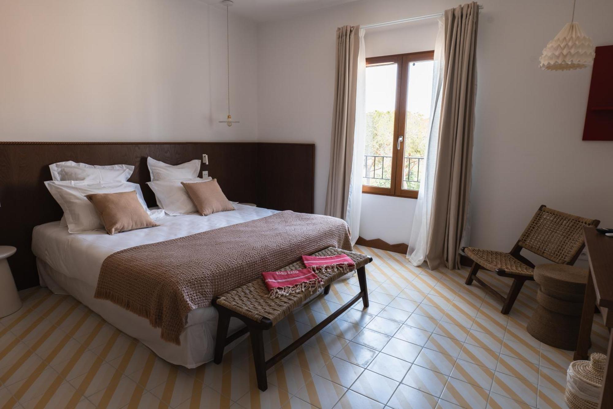 Boutique Hotel Responsable Et Restaurant Basgi Basgi Сен-Флоран Екстер'єр фото